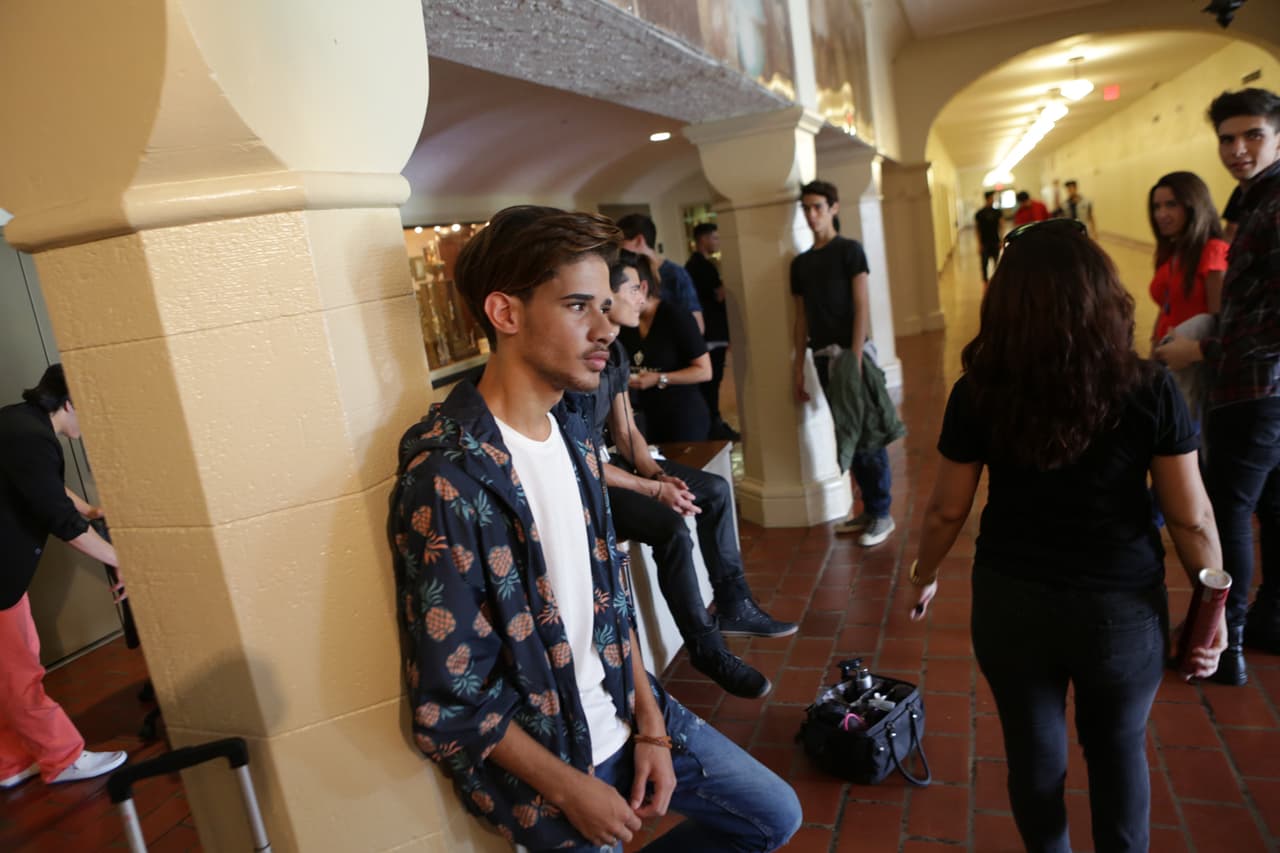 Inside pass de todo lo que pasó en las grabaciones en el Miami Senior High y durante la presentación de las bandas. Be in the know!