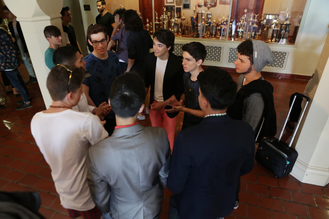 Inside pass de todo lo que pasó en las grabaciones en el Miami Senior High y durante la presentación de las bandas. Be in the know!