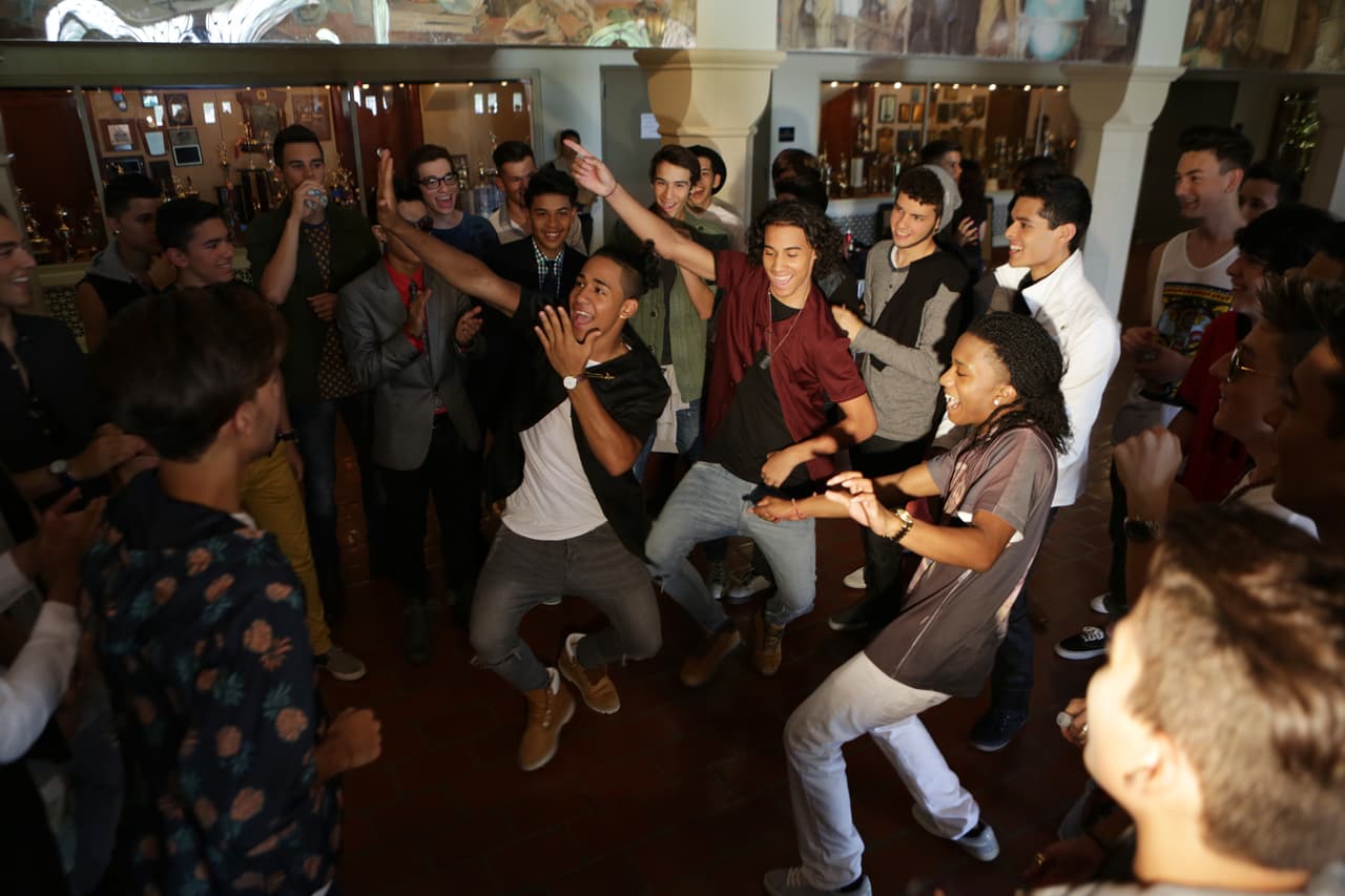 Inside pass de todo lo que pasó en las grabaciones en el Miami Senior High y durante la presentación de las bandas. Be in the know!