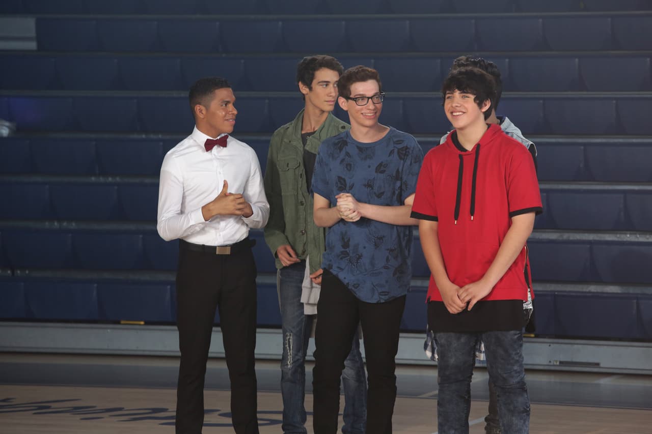 Inside pass de todo lo que pasó en las grabaciones en el Miami Senior High y durante la presentación de las bandas. Be in the know!