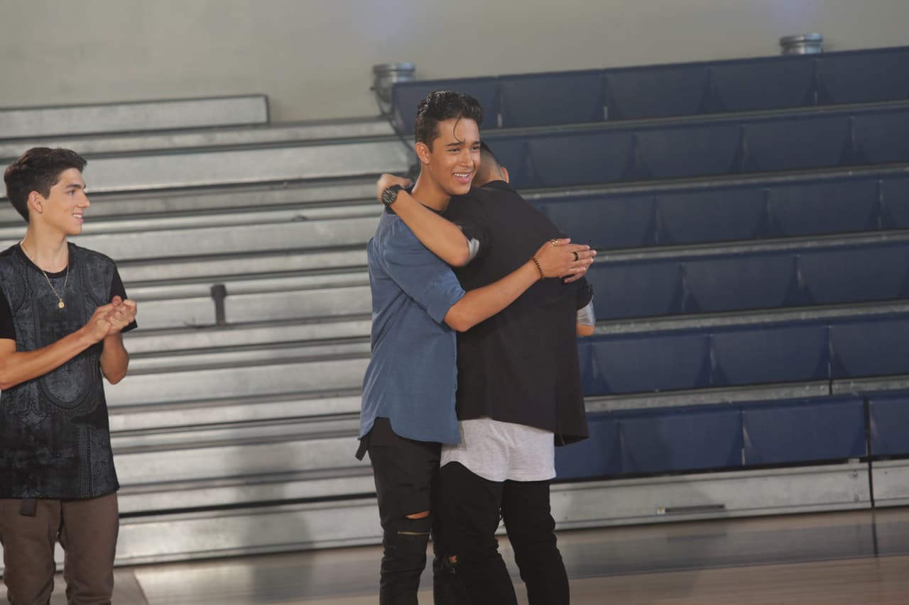 Inside pass de todo lo que pasó en las grabaciones en el Miami Senior High y durante la presentación de las bandas. Be in the know!