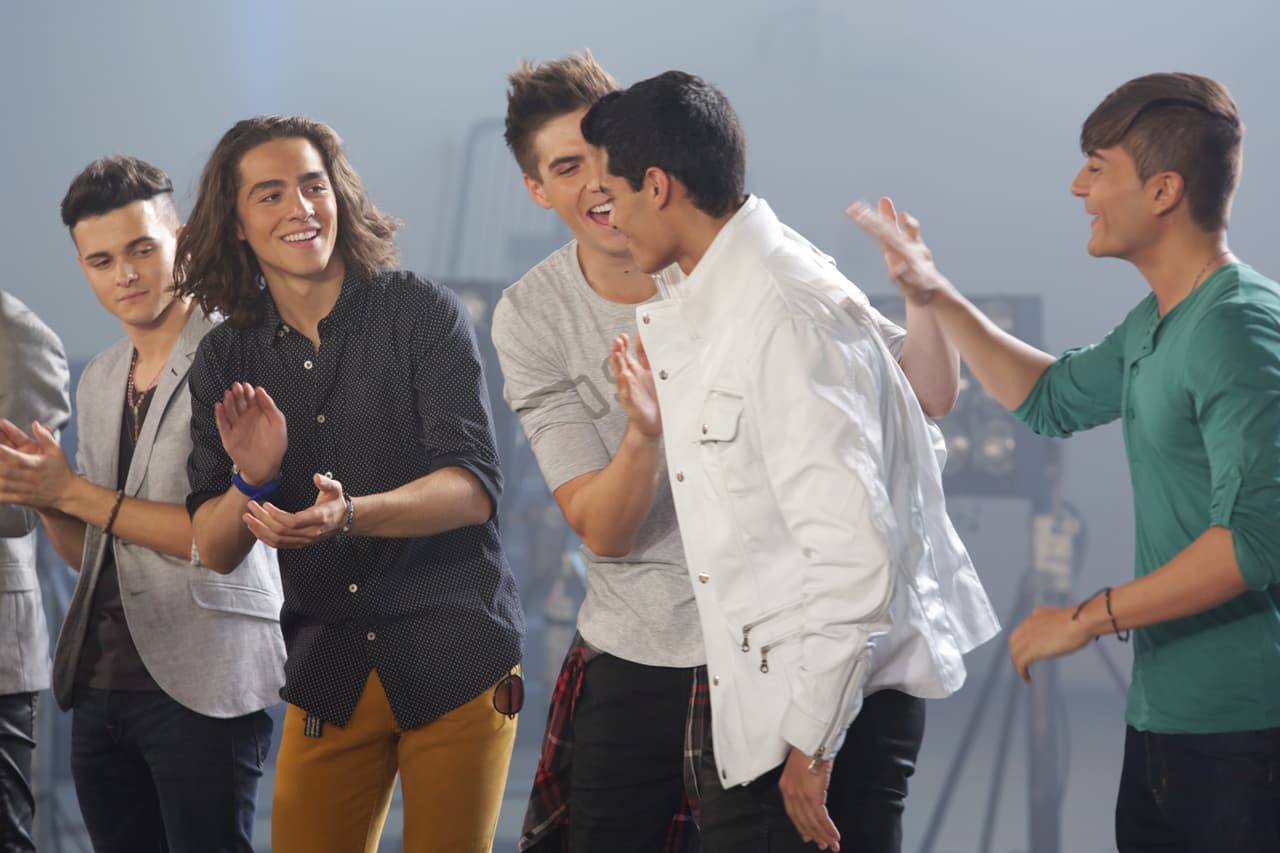 Inside pass de todo lo que pasó en las grabaciones en el Miami Senior High y durante la presentación de las bandas. Be in the know!