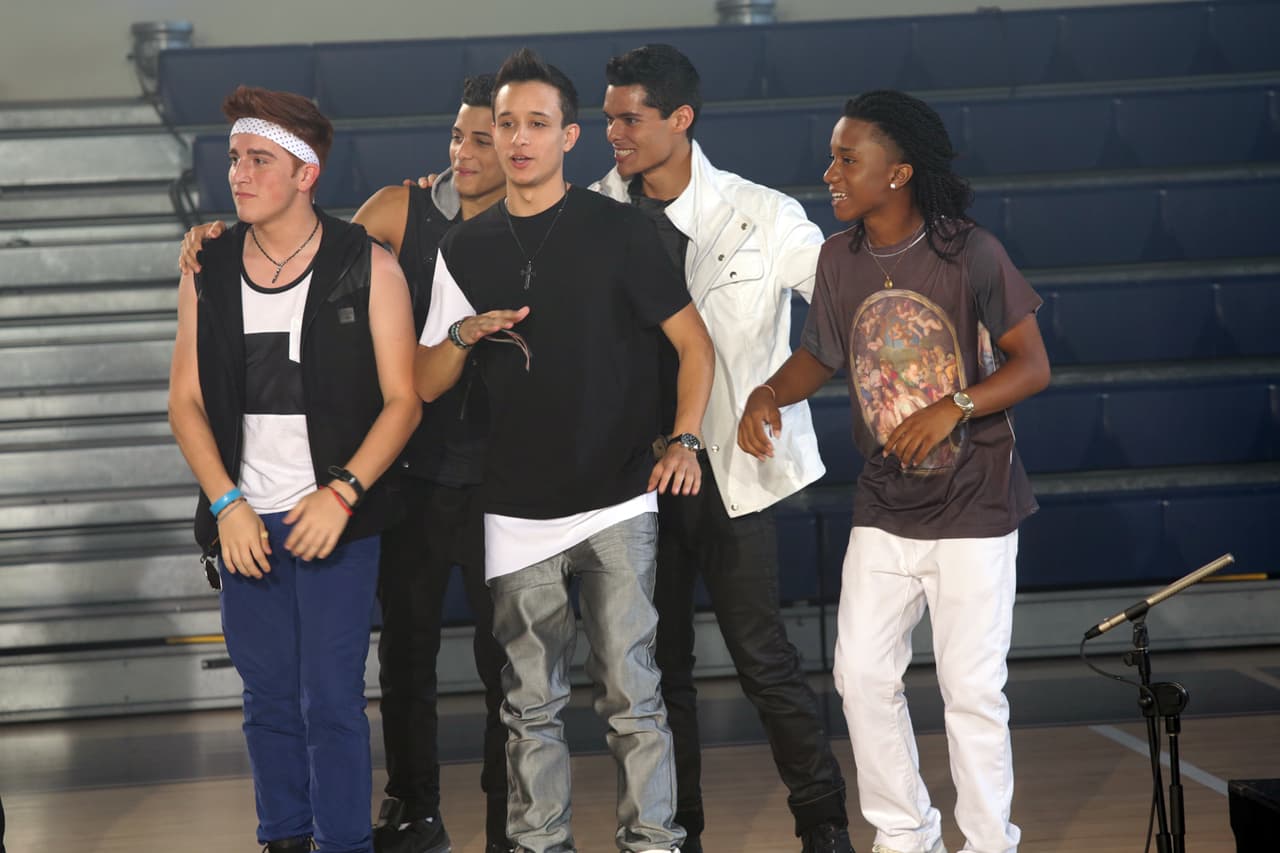 Inside pass de todo lo que pasó en las grabaciones en el Miami Senior High y durante la presentación de las bandas. Be in the know!