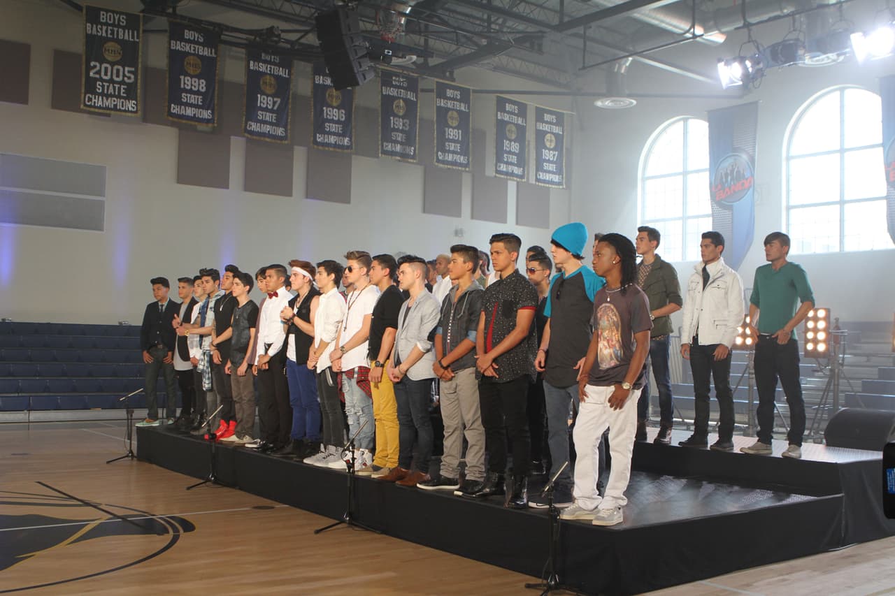 Inside pass de todo lo que pasó en las grabaciones en el Miami Senior High y durante la presentación de las bandas. Be in the know!