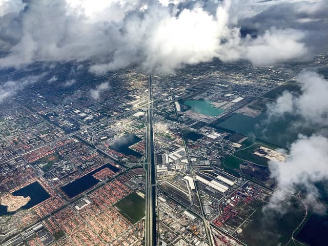 Hialeah Gardens, también localizada en Miami Dade. Esta ciudad comenzó como un campamento turístico y ahora es una comunidad en contínuo crecimiento.