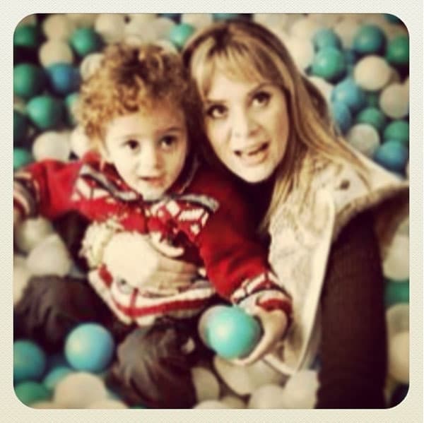 Advirtió que cuando su hijo se vaya de casa, gozará "todo" para ella sola: 
<b>"Más a gusto"</b>, dijo. 
<br>