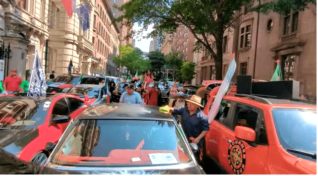 Cientos de mexicanos, así como latinos, participaron en esta celebración.