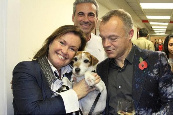 Entre sus amigos cercanos también estaba el presentador irlandés Graham Norton.