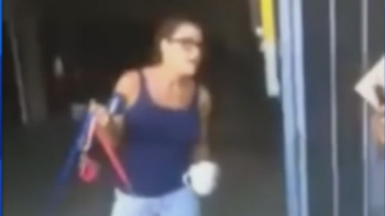 Una mujer arroja café caliente a un mexicano tras supuestamente gritarle insultos racistas