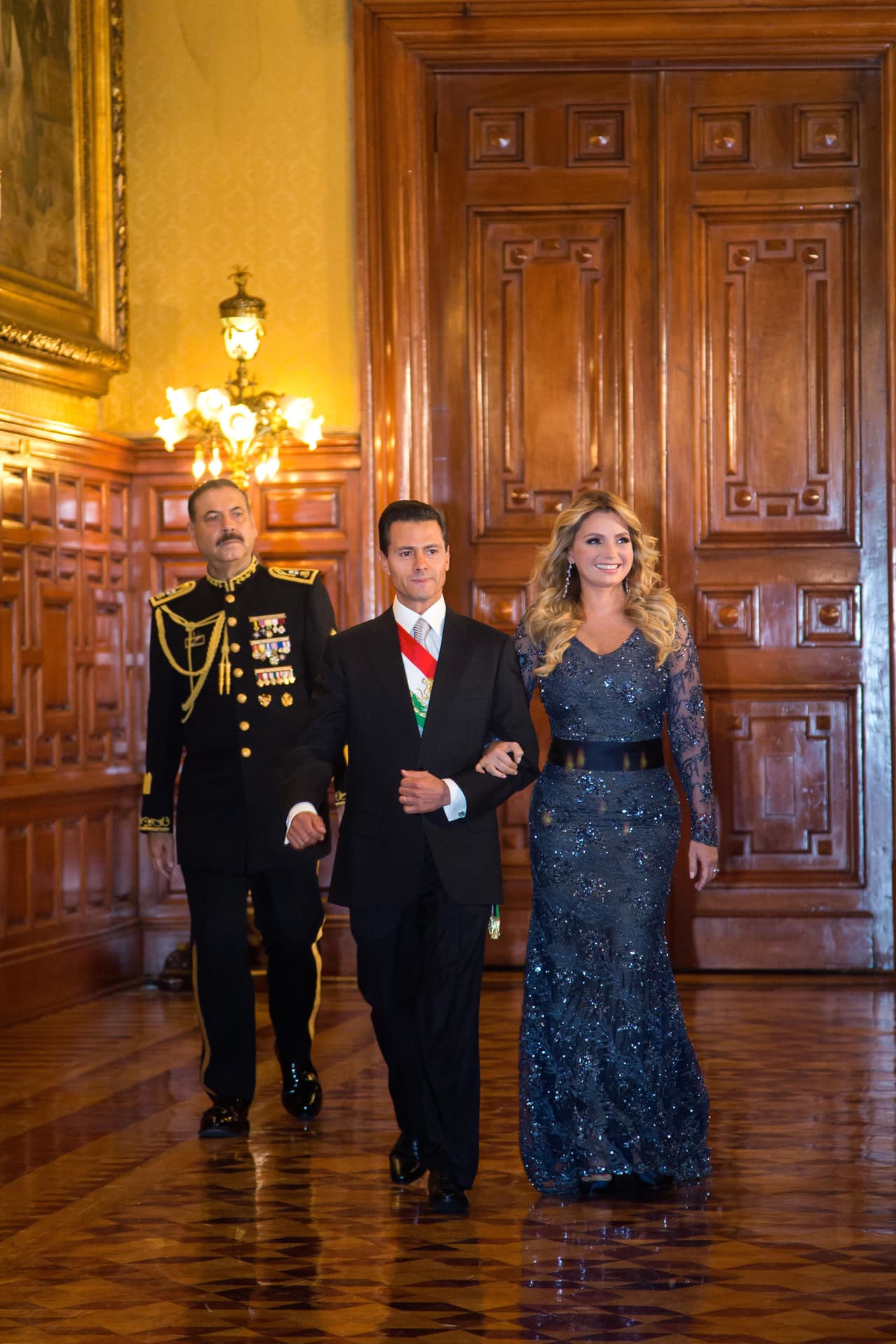 Rivera lució este vestido de Benito Santos que ya había portado durante una cena con los Reyes de España.