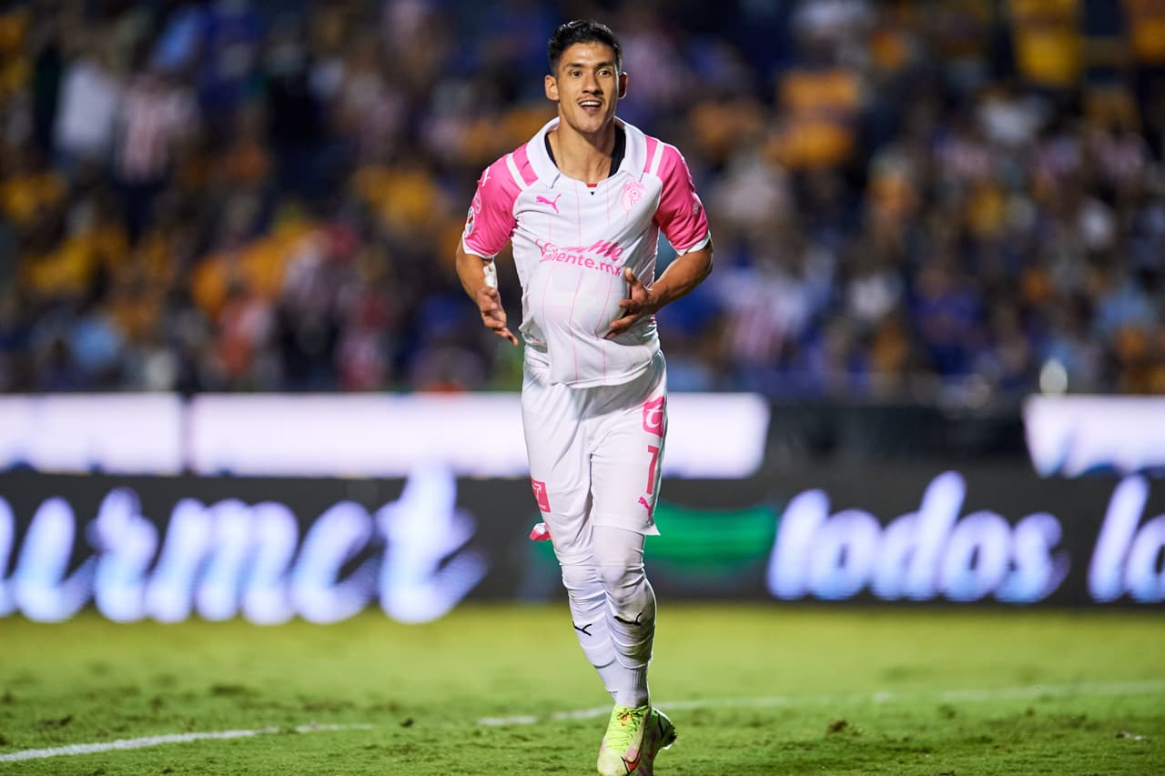 Con doblete de André-Pierre Gignac, Tigres venció a Chivas en el ‘Volcán’ y se metió de lleno en los puestos por calificar directo a Cuartos de Final, mientras que el Rebaño Sagrado está al borde del rotundo fracaso.