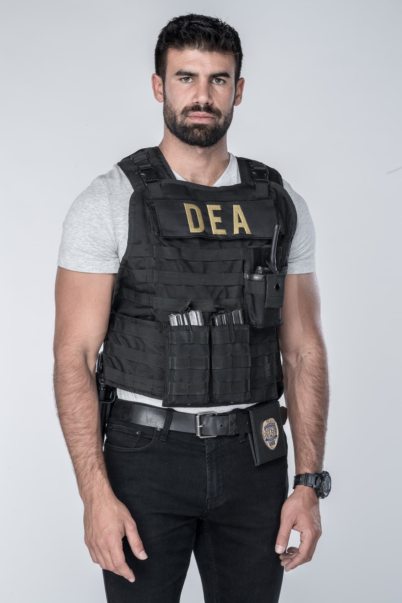 Dave seguirá buscando a los más peligrosos criminales y pondrá a prueba su amor por Yolanda.