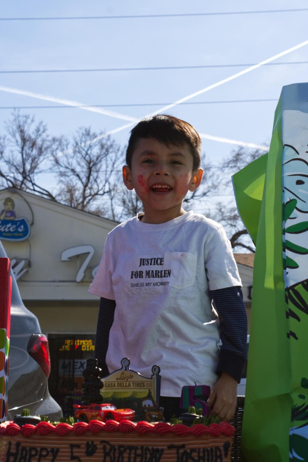 En una 
<a href="https://www.univision.com/local/chicago-wgbo/marlen-ochoa-habria-cumplido-esta-semana-21-anos">entrevista</a> con Noticias Univision Chicago, el esposo de Ochoa, Yovanni López, dijo que para sobrellevar el asesinato de su esposa y su hijo, tanto él como su hijo de 5 años están yendo a terapia. 
<br>