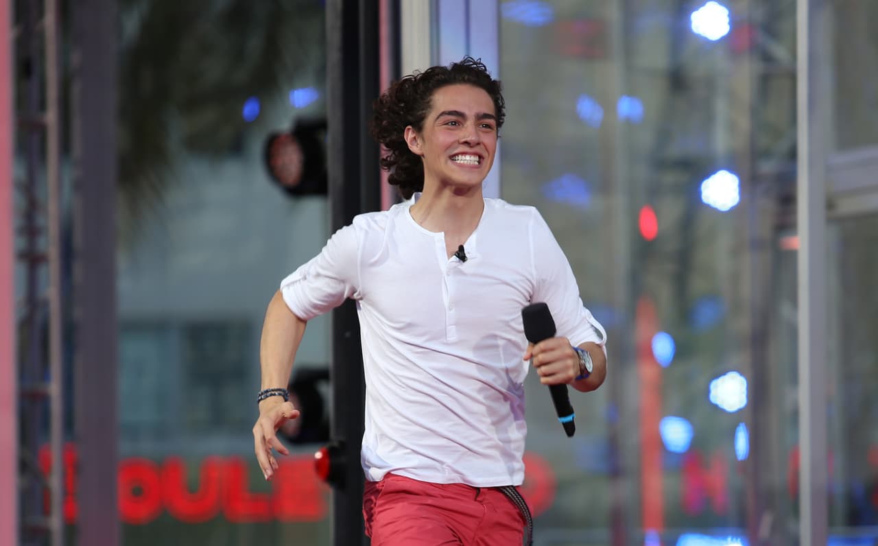 No sabemos bien quién estaba más nervioso: Jordan o su padre. A pesar de su poco dominio del español, Jordan logró convencer a los jueces.