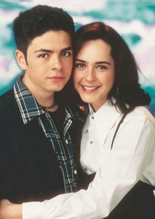 En 1994 tuvo su gran oportunidad con la telenovela juvenil 'Agujetas de color de rosa'. En esa historia formó pareja con José María Torre.