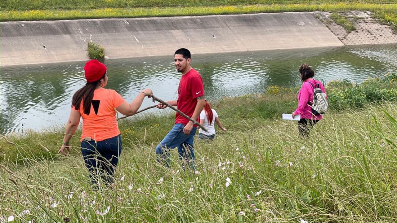 A pesar de la intensa búsqueda de 
<a href="https://texasequusearch.org/missing-erica-hernandez-houston-texas-4-17-21/" target="_blank">Texas EquuSearch</a>, la 
<a href="https://www.univision.com/local/houston-kxln/asi-avanzan-los-esfuerzos-para-dar-con-el-paradero-de-erica-hernandez-la-madre-desaparecida-en-houston-video">policía de Houston</a> y la familia, en diez días no han obtenido ni una pista de Erica o el vehículo.