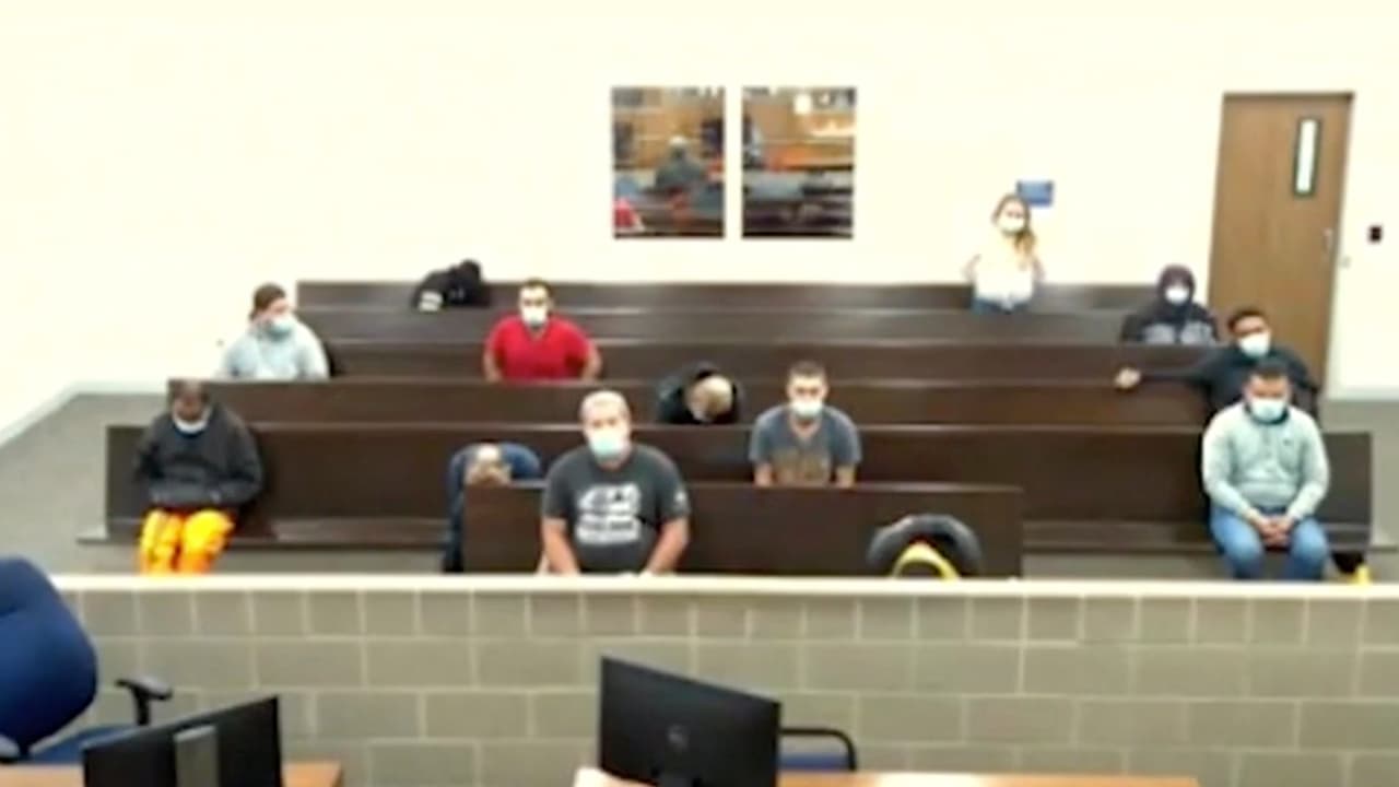 De acuerdo con Rubén Pérez asistente de la fiscalía del condado Harris se trata de un caso de promoción agravada de la prostitución.