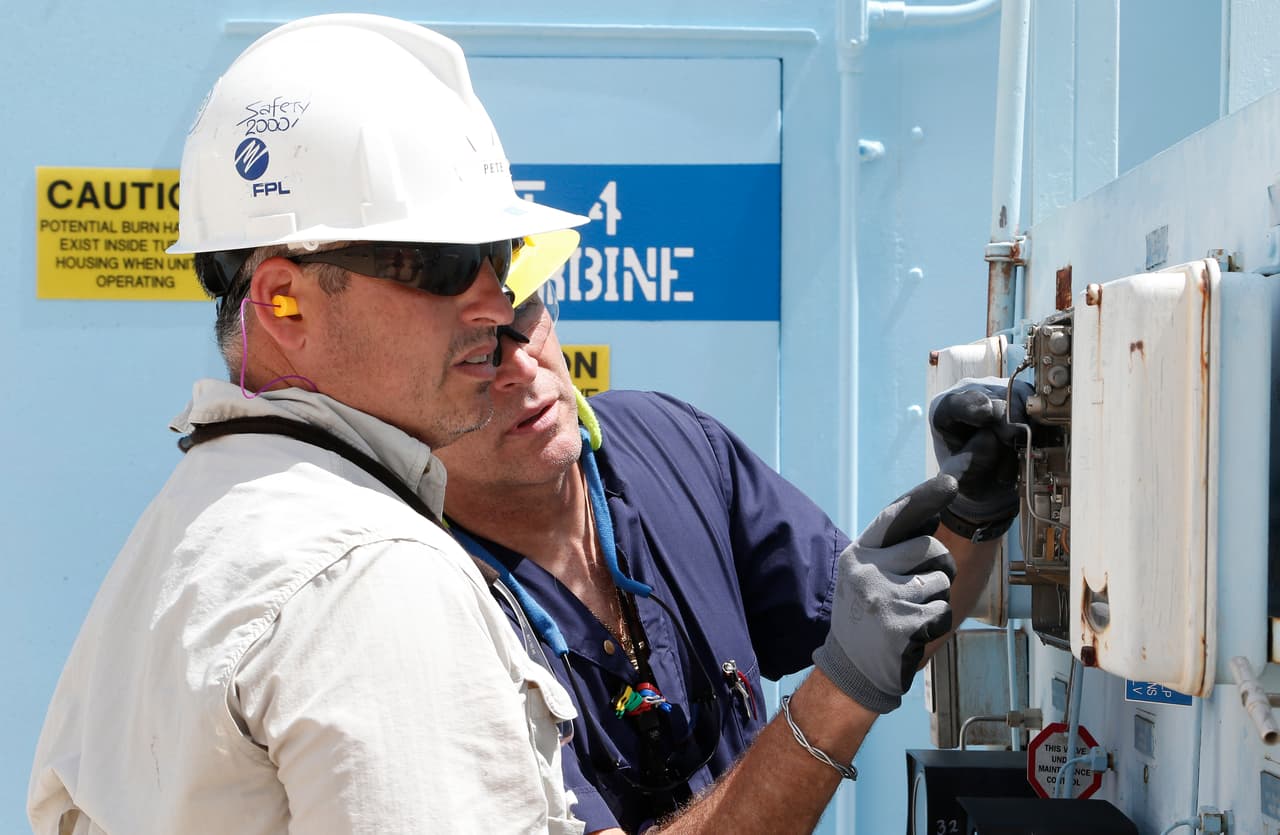 La FPL había pausado desde el mes de marzo la suspensión del servicio a quienes estuvieran atrasados con sus pagos, pero el 1 de octubre comenzaron a hacerlo de nuevo, a quienes venían con atrasos desde antes de la crisis del covid-19.
<br>