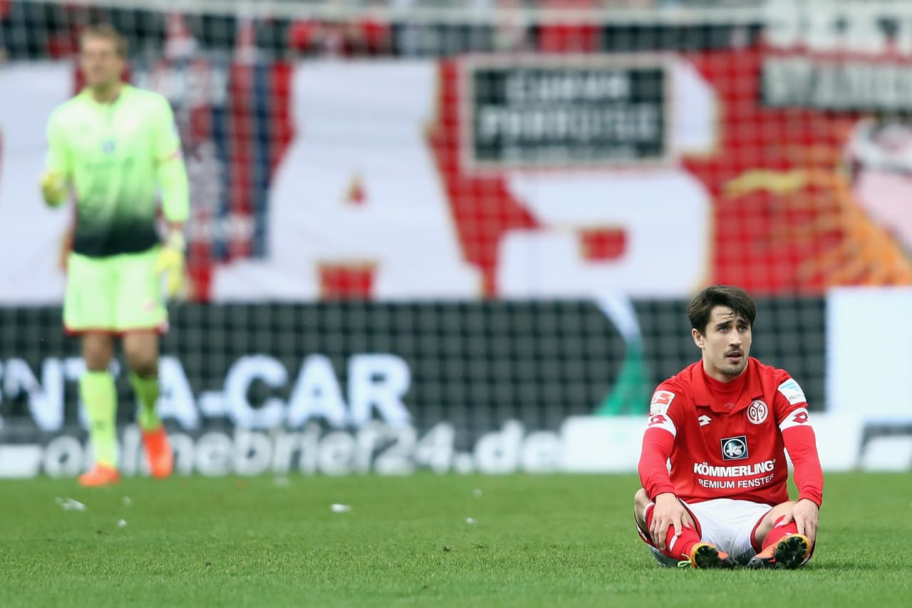 El Barça le comunicó que no contaba más con él y desde 2011 comenzó un peregrinar por cinco equipos distintos. Pertenece al Stoke City.