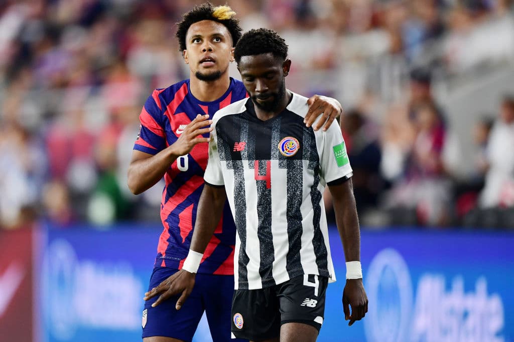 Con un golazo de Sergiño Dest y un autogol de Leonel Moreira, Estados Unidos le da la vuelta al marcador y vencen 2-1 a Costa Rica.