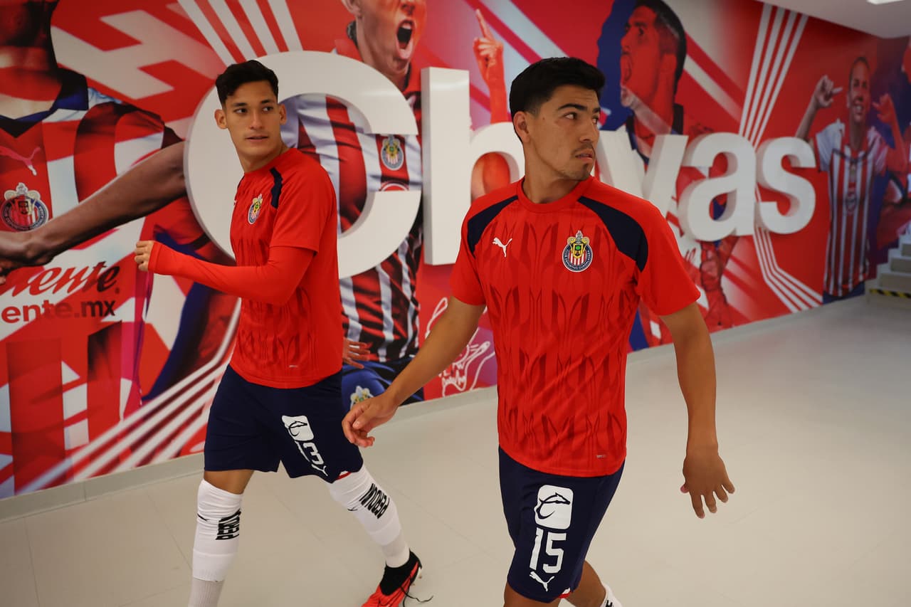 Chivas recupera lesionados para juego ante Puebla
