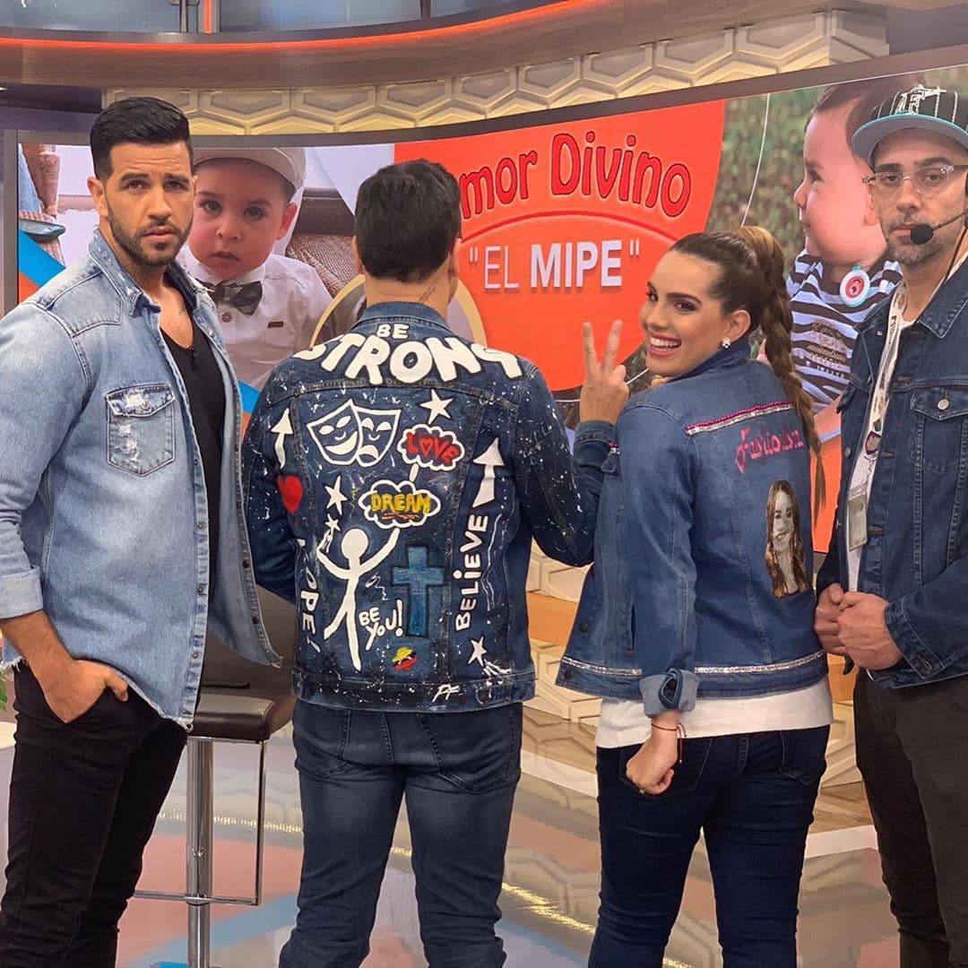 Le damos la bienvenida a la temporada de otoño con una selección de fotos de los conductores de Despierta América usando la mezclilla para destacar sus looks.