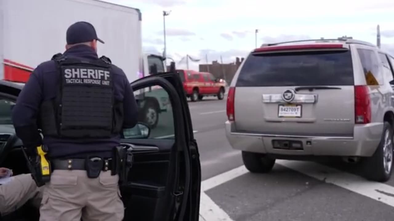 ¿Tienes suciedad en tu placa o está oculta? NYC te podría multar con $50: te decimos por qué