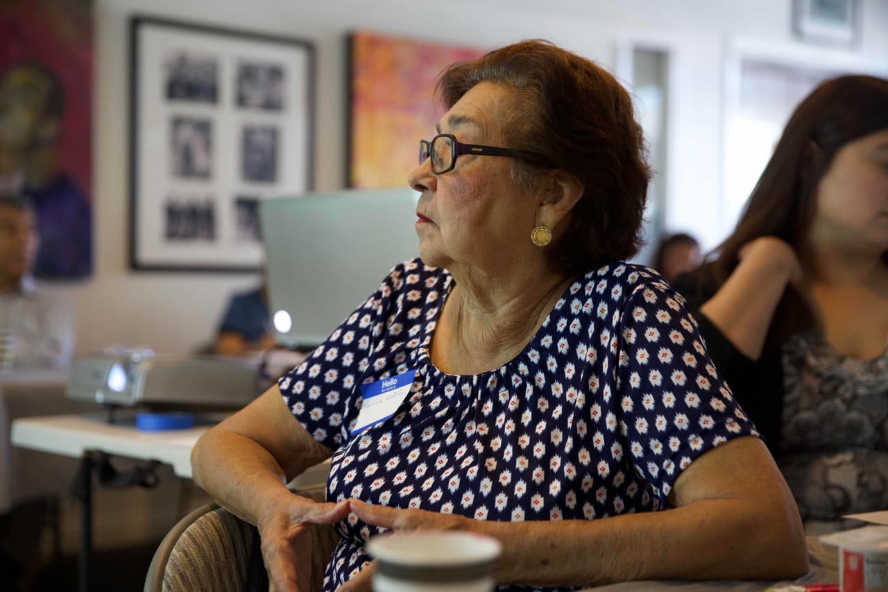 Líderes comunitarios al servicio de los adultos mayores: por qué es vital su formación