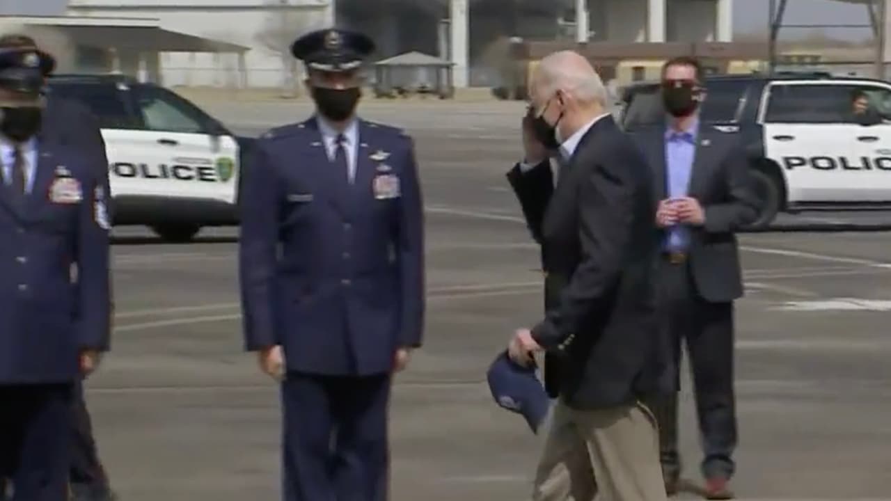 El presidente Joe Biden visita Houston para constatar el proceso de recuperación de Texas tras la tormenta invernal.