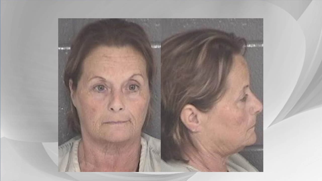 Arrestan a conductora que presuntamente dejó un arma en autobús escolar de Georgia