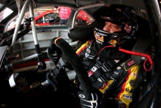 El piloto Tony Stewart podría enfrentar cargos penales tras arrollar a Kevin Ward Jr.