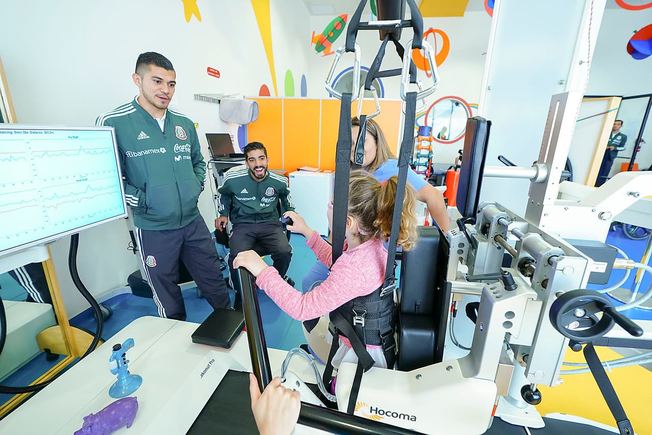 A los jugadores se les realizó un tour completo por las instalaciones en el que además de compartir con los niños pudieron entender y aprender de sus esfuerzos.
