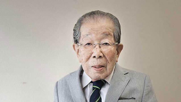 <b>Los secretos del doctor de 105 años experto en longevidad </b>
<br>Shigeaki Hinohara fue un experto en longevidad japonés que murió en otoño a los 105 años dejando 
<a href="http://www.todobien.club/10-consejos-para-vivir-mas-y-mejor-de-un-medico-experto-1797593599">un puñado de recomendaciones</a> basadas en su propia experiencia. Entre sus consejos está escuchar más al cuerpo en lugar de imponer horarios para las comidas o el sueño, moverse todos los días, quejarse menos y divertirse más.