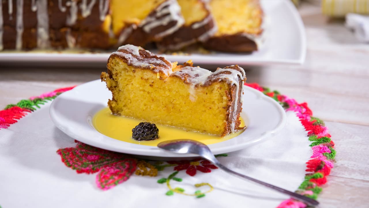 Panqué de elote con rompope