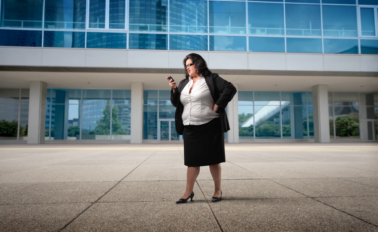 En 2018 el
<a href="https://www.imeoobesidad.com/">Instituto Médico Europeo de la Obesidad (IMEO)</a> clasificó los oficios que tienen más riesgo de subir de peso a manera de colectivos. El resultado: los más afectados son l
<b>os cocineros, los camioneros, quienes trabajan</b>
<b>ofreciendo seguridad (policías,</b>
<b>militares, vigilantes, etc) o en una oficina</b>.