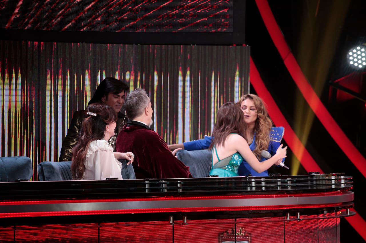 Saludo a cada uno con un amoroso beso.