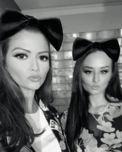 Aprovechando que está en Mira Quién Baila, la vimos divirtiéndose con Victoria, la mala más linda.