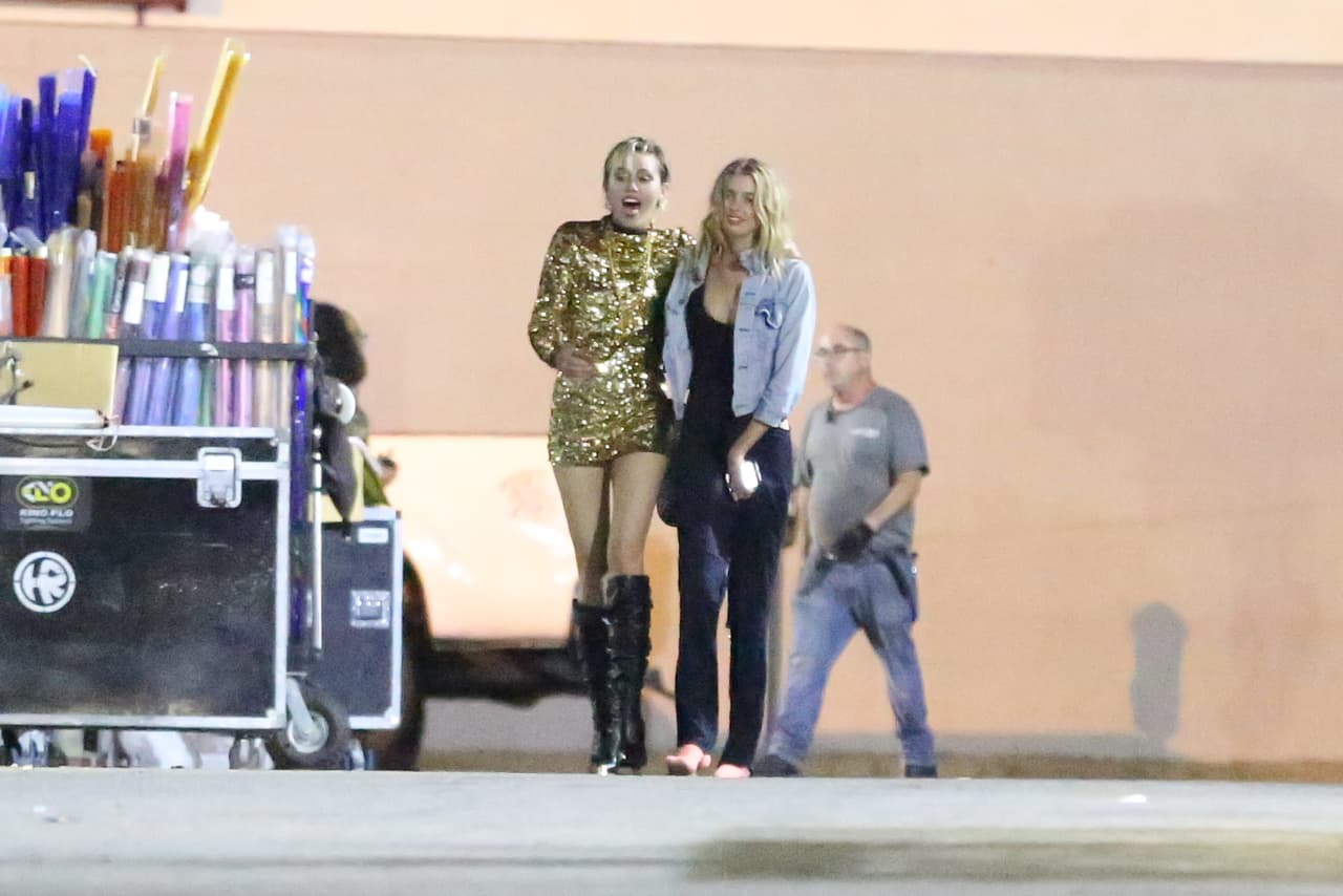 Miley no paraba de reír, la felicidad ha vuelto a su vida.