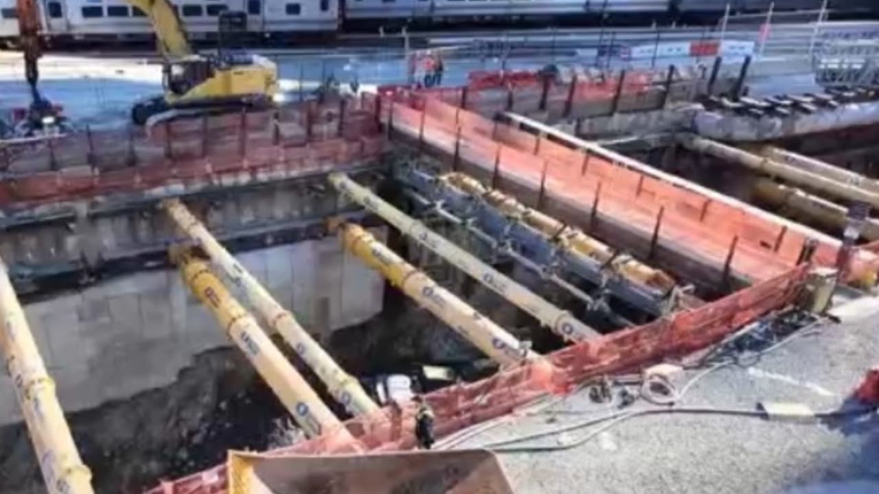 Un obrero muere tras caer en un hoyo de más de 60 pies en una obra de Manhattan