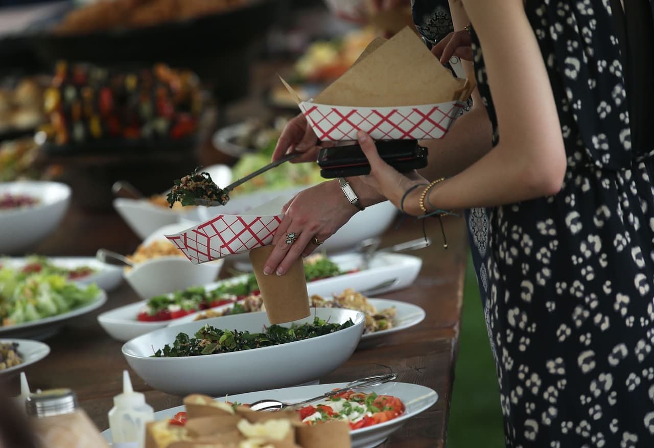 Haz un picnic con tu familia. Los lugares más recomendados son Astoria Park, en Queens, o Madison Square Park y Bryant Park, en Manhattan.