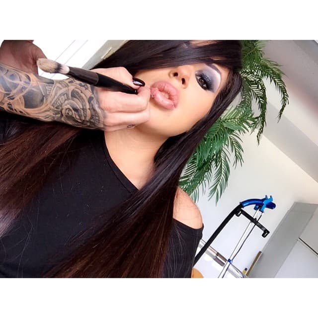 Al parecer se está acercando.