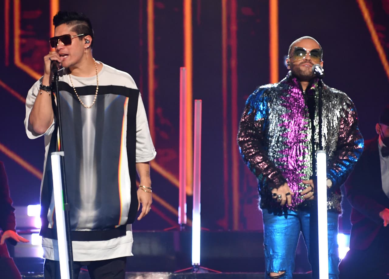El dúo venezolano interpretó su éxitos ‘Andas en Mi Cabeza’, ‘Me Voy Enamorando’ y ‘Mi Niña Bonita’, además de un nuevo tema: 'Queriéndote’.
