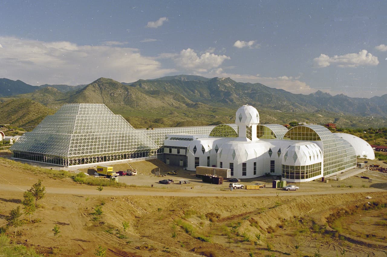 Así era el exterior del proyecto Biosphere cerca de Oracle, Arizona, visto en 1991.