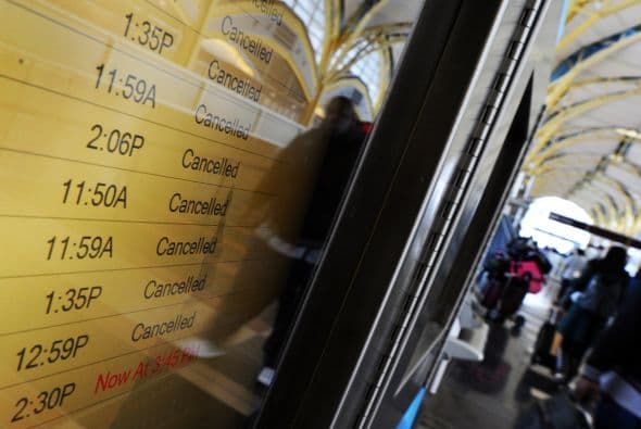 El domingo también se informó que debido a la tormenta se reportaron varios accidentes vehiculares.