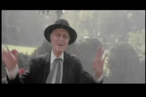 Semanas después de terminar el rodaje de la segunda película de 'Poltergeist' fue hospitalizado el actor Julian Beck, quien al poco tiempo murió de cáncer en el estómago.