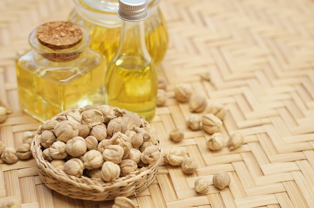 <b>ESCORPIÓN</b>
<br>Siempre intenso y apasionado, a ellos les funcionan excelente aromas intensos, súper fuertes como su propia personalidad. Recomendamos fragancias de cardamomo, jengibre, mirra o sándalo.