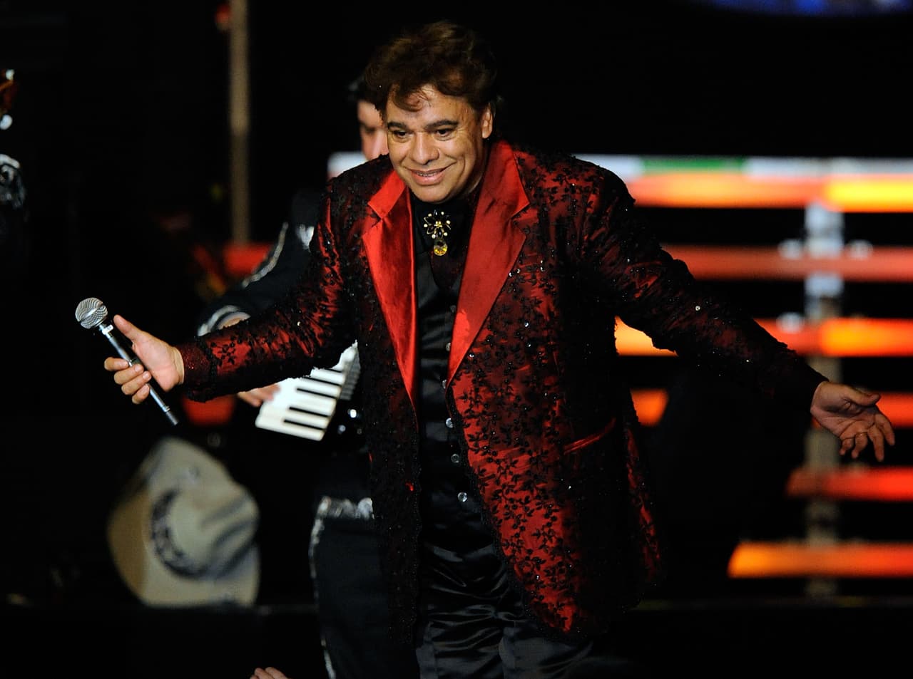 Premios Bandamax rinden emotivo homenaje a Juan Gabriel