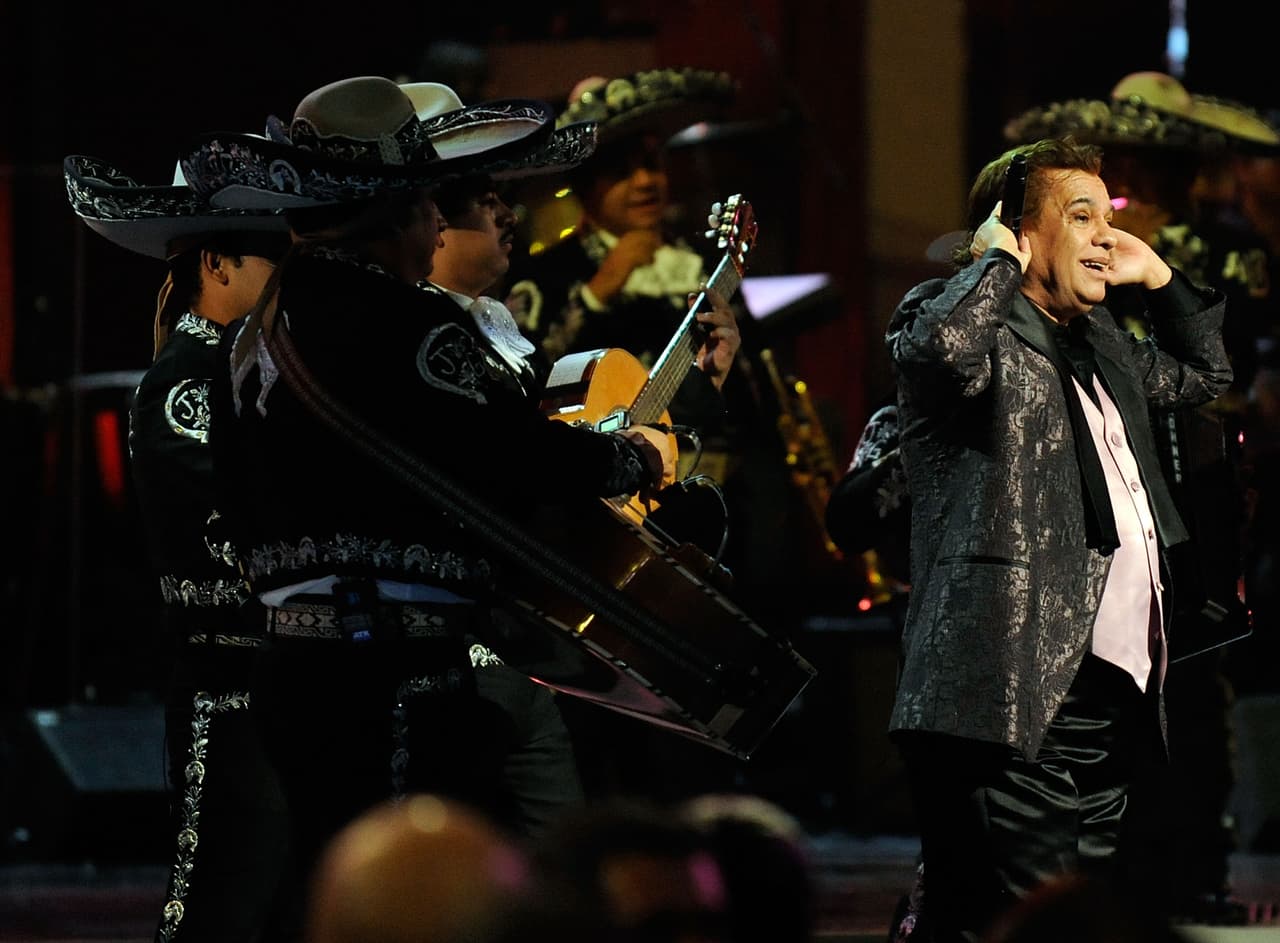 'Amor Eterno', 'El Noa Noa', 'Te Sigo Amando' y otras canciones. han conquistado corazones al por mayor.