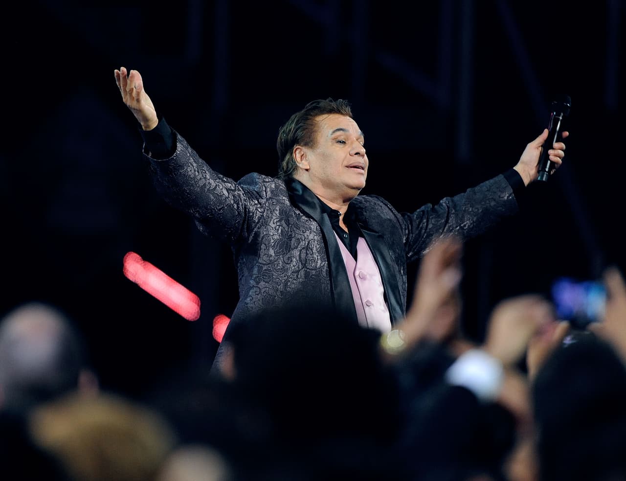 Para Espinoza Paz fue un honor pasar una tarde con Juan Gabriel