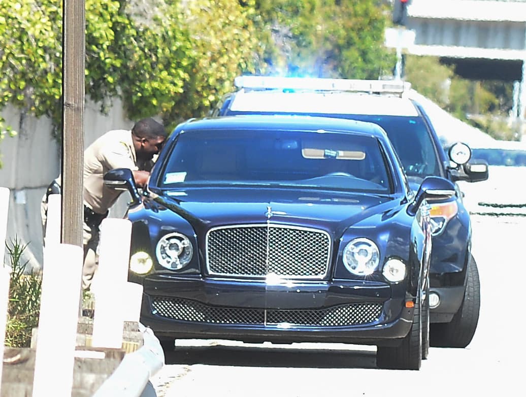 Ben Affleck fue captado dialogando con un oficial de policía justo al salir de una autopista de Los Ángeles.